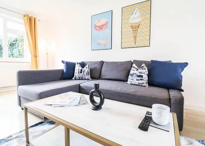 Large 3 Bed - Free Parking - Long Stay Discount