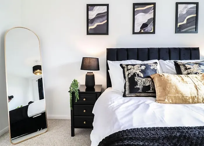 Large 3 Bed - Free Parking - Long Stay Discount