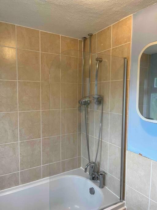 Large 3 Bed - Free Parking - Long Discount Holiday home Royal Tunbridge Wells