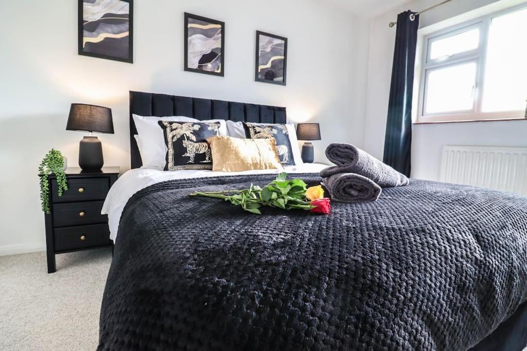 Large 3 Bed - Free Parking - Long Discount * Royal Tunbridge Wells
