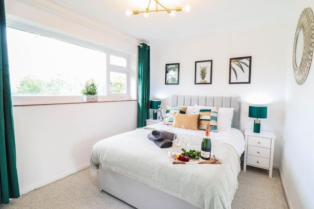 Large 3 Bed - Free Parking - Long Discount Holiday home Royal Tunbridge Wells