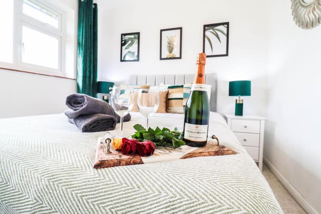 Holiday home Large 3 Bed - Free Parking - Long Discount *