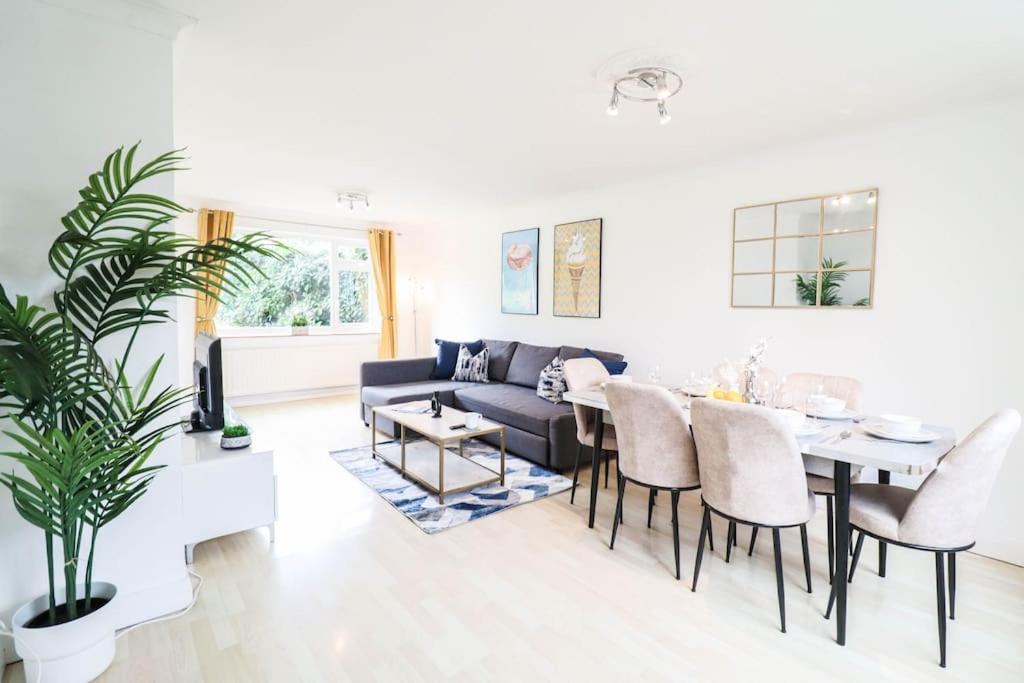 Large 3 Bed - Free Parking - Long Discount * Royal Tunbridge Wells